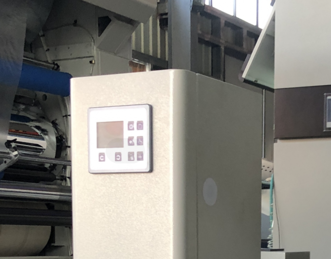 Volledig automatische verticale filmlamineermachine voor roll-to-roll 9