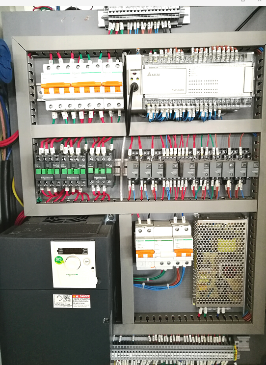 PRY-8D Verzamel- en boekzadelstik- en snijmachine 10